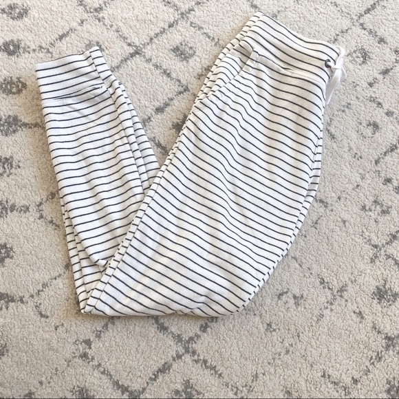 Old Navy Pants & Jumpsuits Old Navy Black And White Striped